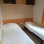 مكان تخييم Familiales Dans Avec Piscine