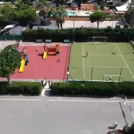 Campingplatz Familiales Dans Avec Piscine *