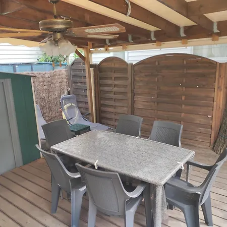 Campingplatz Familiales Dans Avec Piscine Fréjus