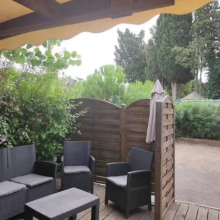 Familiales Dans Avec Piscine キャンプ場 Fréjus