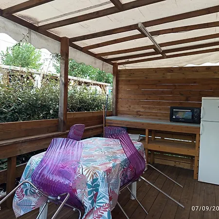 مكان تخييم Familiales Dans Avec Piscine Fréjus