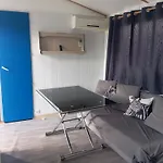Familiales Dans Avec Piscine Kemping Fréjus