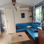Kemping Familiales Dans Avec Piscine Fréjus