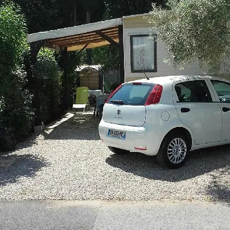 Familiales Dans Avec Piscine 营地 Fréjus