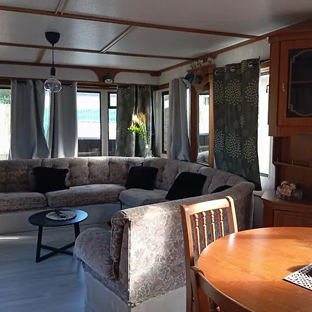 Familiales Dans Avec Piscine * Fréjus