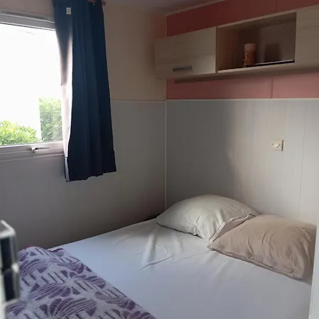 Familiales Dans Avec Piscine * Fréjus