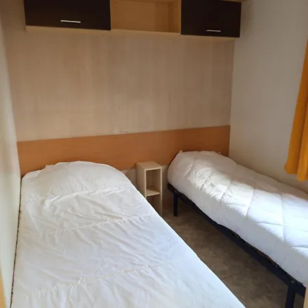Campsite Familiales Dans Avec Piscine