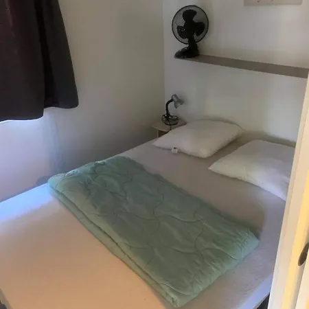 Camping Familiales Dans Avec Piscine Fréjus